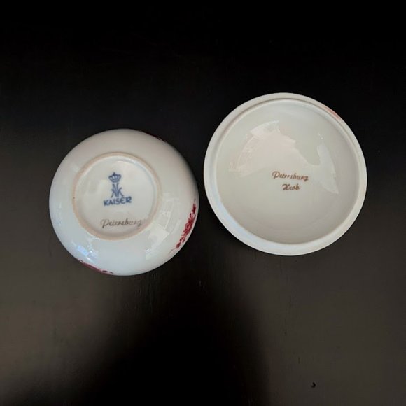 EUC AK Kaiser Petersburg Floral w Gold Trim Porcelain Round Trinket Box Germany - Picture 8 of 8